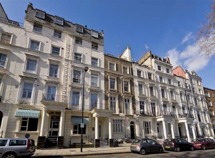 2 Bedroom Flat To Rent In Queensborough Terrace, London, W2