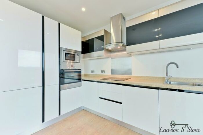 2 Bedroom Flat To Rent In Newgate, Croydon CR0