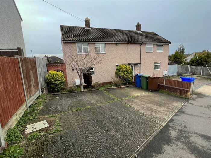 2 Bedroom Semi-Detached House To Rent In Abbotts Drive, Corringham, Stanford-Le-Hope, SS17