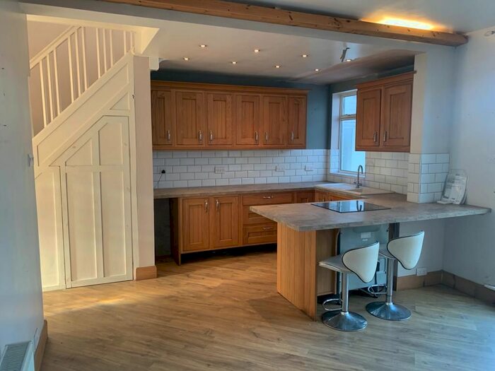 3 Bedroom Semi-Detached House To Rent In Kingsville Road, Wirral CH63