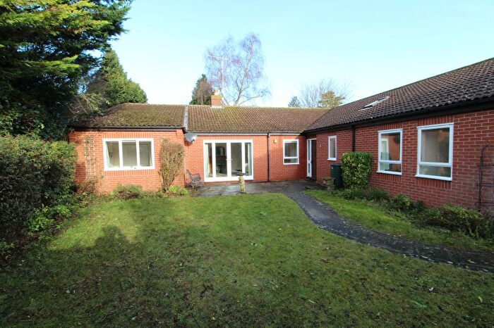 3 Bedroom Bungalow To Rent In Glebe Road, Cambridge, CB1