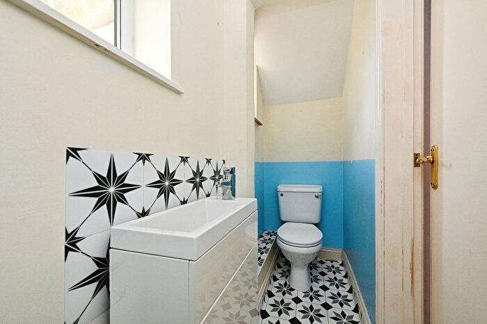 3 Bedroom Semi-Detached House For Sale In Waveney Close, Hunstanton, Norfolk, PE36