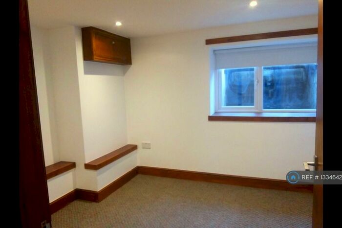 1 Bedroom Flat To Rent In Carshalton Road, Sutton, SM1