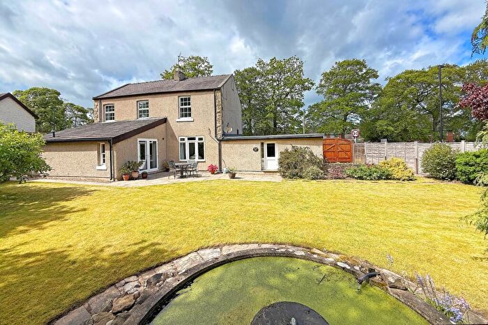 4 Bedroom House For Sale In Hookstone Drive, Harrogate, HG2