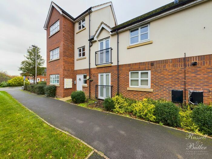 2 Bedroom Flat To Rent In King Stephen Meadows, Old Wolverton, Milton Keynes, Buckinghamshire, MK12