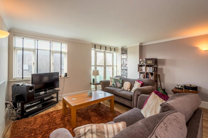 1 Bedroom Flat To Rent In Riverview Heights, Bermondsey, SE16