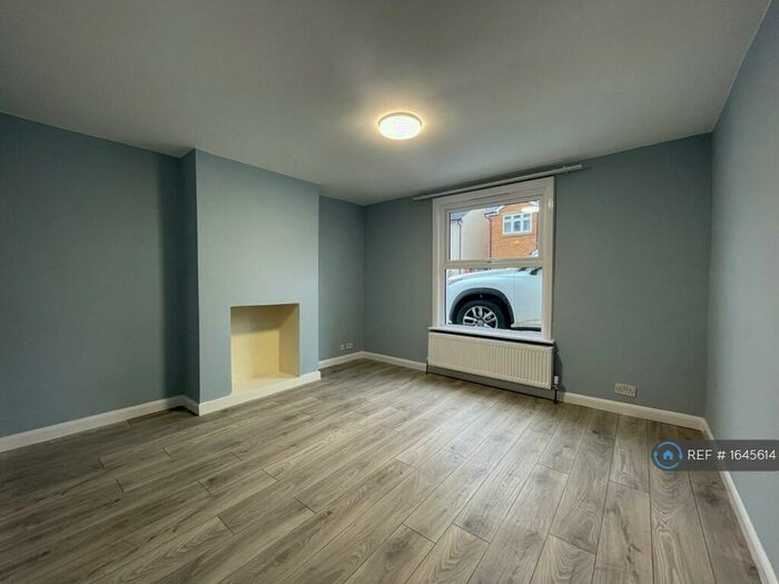 3 Bedroom Semi-Detached House To Rent In Vernon Road, Sutton, SM1