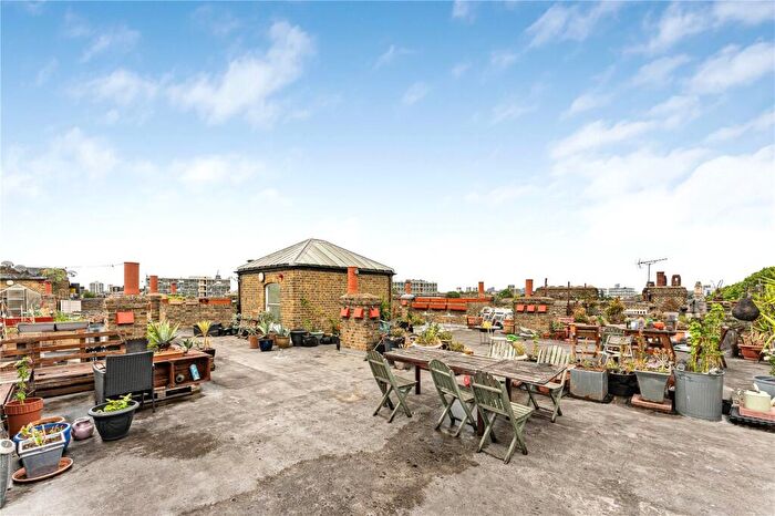 2 Bedroom Apartment For Sale In Albion Yard, Whitechapel Road, London, E1 - Photo 12