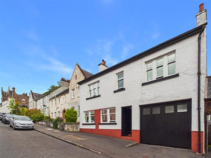 4 Bedroom Link Detached House For Sale In Ewing Street, Kilbarchan, PA10