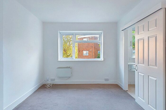 Studio To Rent In Byron Road, Worthing, BN11