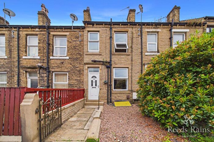 3 Bedroom Terraced House For Sale In Blackhouse Road, Huddersfield, West Yorkshire, HD2