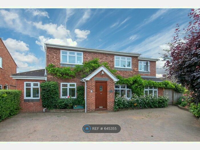 5 Bedroom Detached House To Rent In Stepnells, Tring, HP23