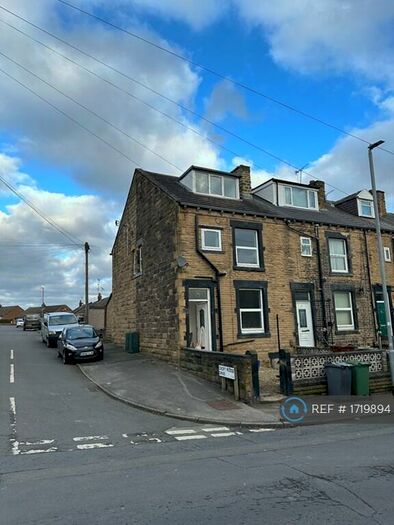 2 Bedroom End Of Terrace House To Rent In New Bank Street, Morley, Leeds, LS27