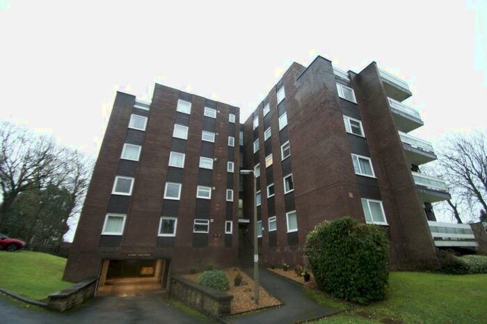 2 Bedroom Apartment To Rent In Woodville Court, Leeds, LS8