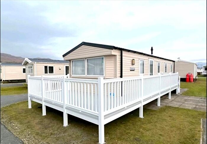 3 Bedroom Mobile/park Home For Sale In Main Drive, Greenacres, Morfa Bychan, Porthmadog, LL49