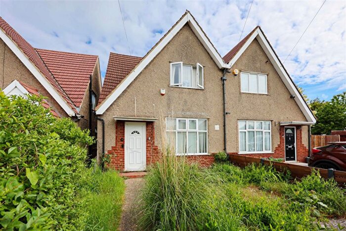 3 Bedroom Semi Detached House For Sale In Thornton Avenue, West Drayton, UB7