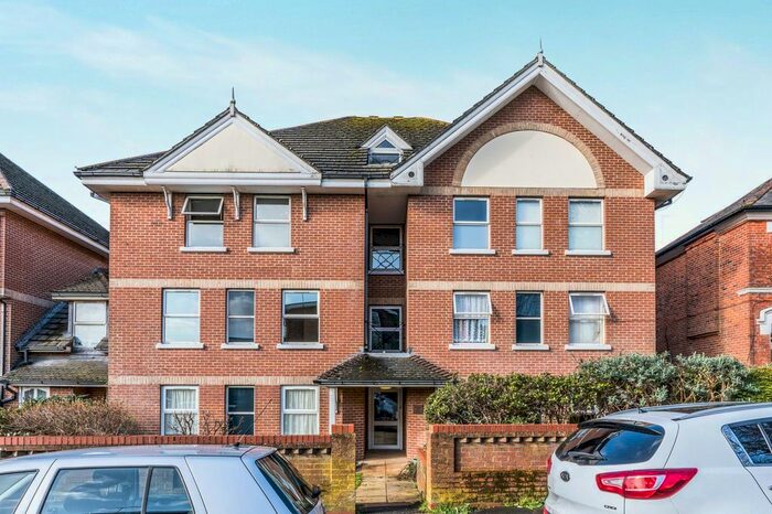 1 Bedroom Flat To Rent In Farringdon House, Westridge Road, Portswood, SO17