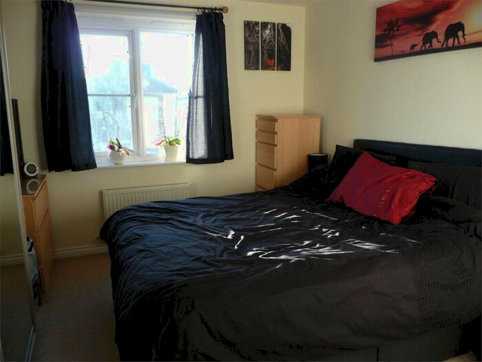 2 Bedroom Flat To Rent In St Lukes Court, Hatfield, AL10
