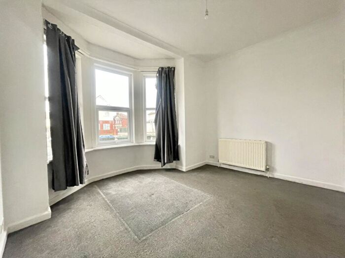 1 Bedroom Flat To Rent In Bitterne Road West, Southampton, SO18