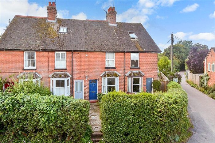 3 Bedroom Terraced House For Sale In Shalmsford Street, Chartham, Canterbury, Kent, CT4