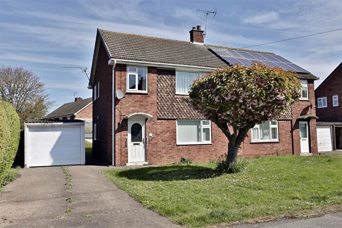 3 Bedroom Semi-detached House For Sale In South Moor Road, Walkeringham, Doncaster, DN10