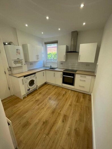 4 Bedroom Terraced House To Rent In Walsingham Avenue, Manchester, M20