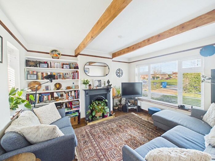 3 Bedroom Semi Detached House For Sale In Peel Close, Windsor, Berkshire, SL4