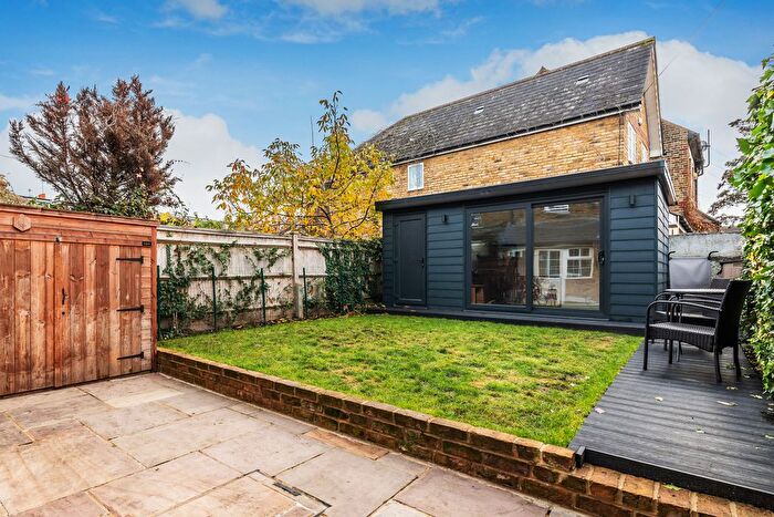 4 Bedroom End Of Terrace House For Sale In Heron Road, Twickenham, London, TW1