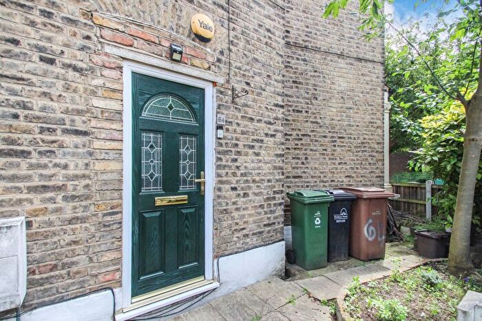 2 Bedroom Flat To Rent In Norman Road, London, Greater London, E11