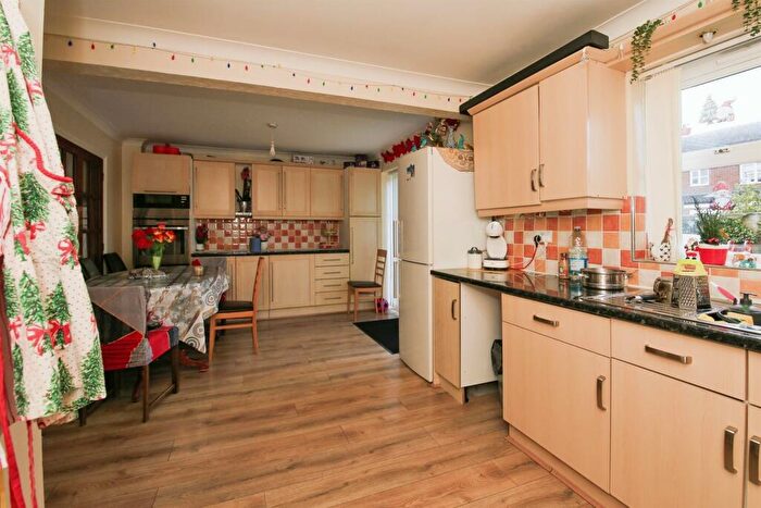4 Bedroom Detached House For Sale In Monks Drive, Eye, Peterborough, PE6