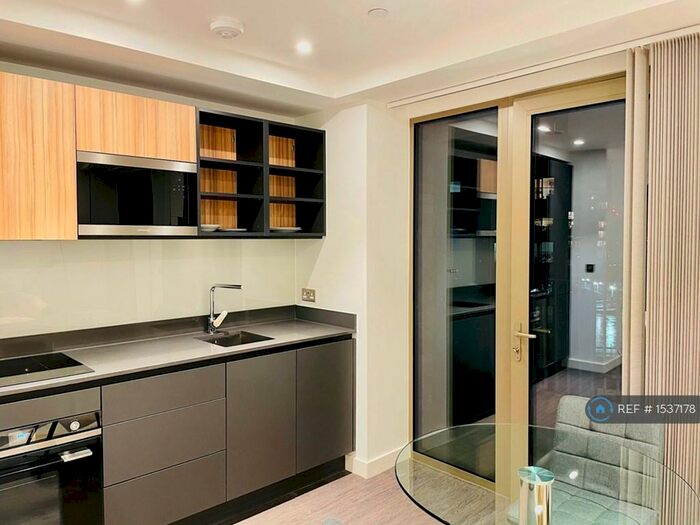 Studio To Rent In Western Gateway, London, E16