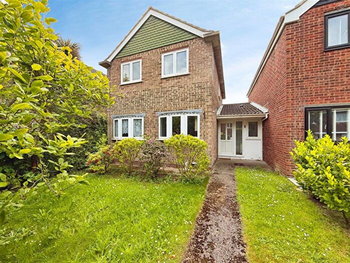 4 Bedroom Detached House For Sale In Smarden Walk, Rainham, Gillingham, ME8