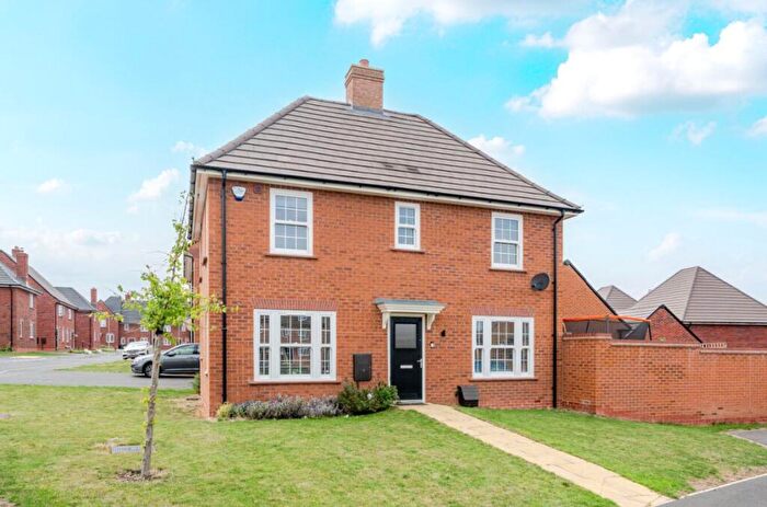 3 Bedroom Detached House For Sale In Chiltern Road, Stewartby, Bedford, MK43