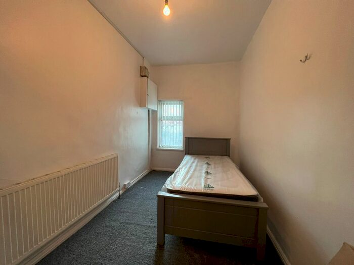 1 Bedroom Studio To Rent In Stratford Road, Sparkhill, Birmingham, B11