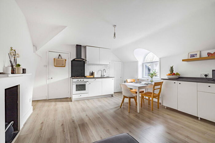 2 Bedroom Apartment For Sale In The Waldrons, CR0