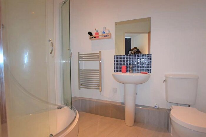 2 Bedroom Flat To Rent In Byron Street, Leeds, LS2