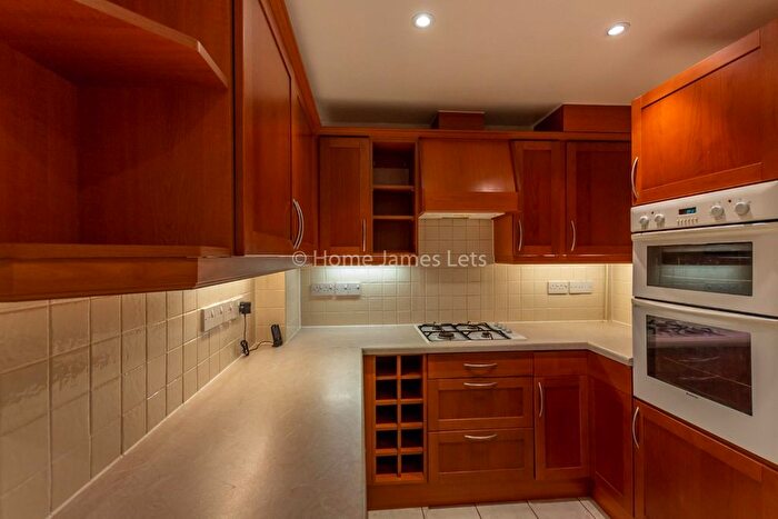 2 Bedroom Flat To Rent In Davigdor Road, Hove, BN3