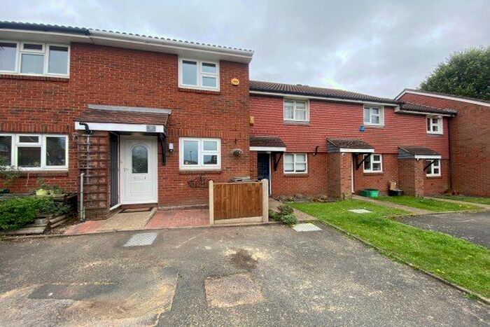 2 Bedroom Property To Rent In Brantwood Way, Orpington, BR5