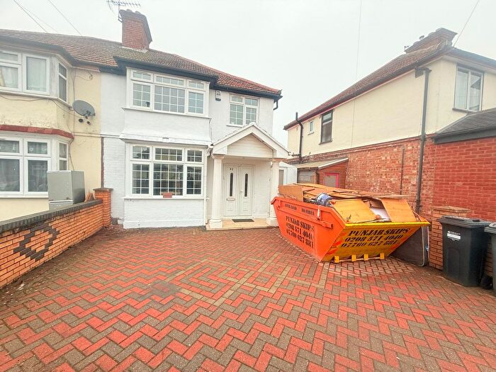 3 Bedroom Semi-Detached House To Rent In Orchard Avenue, Hounslow, TW5