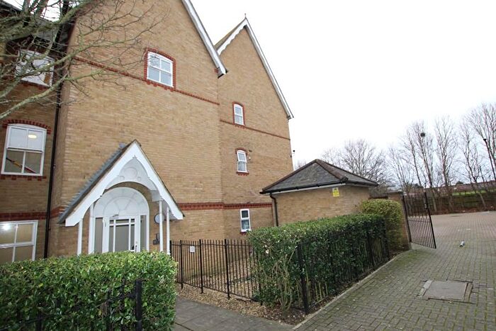 2 Bedroom Flat To Rent In Chamberlayne Avenue, Wembley, HA9