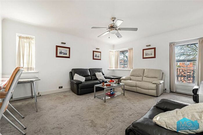2 Bedroom Flat For Sale In Mulberry Close, London, NW4