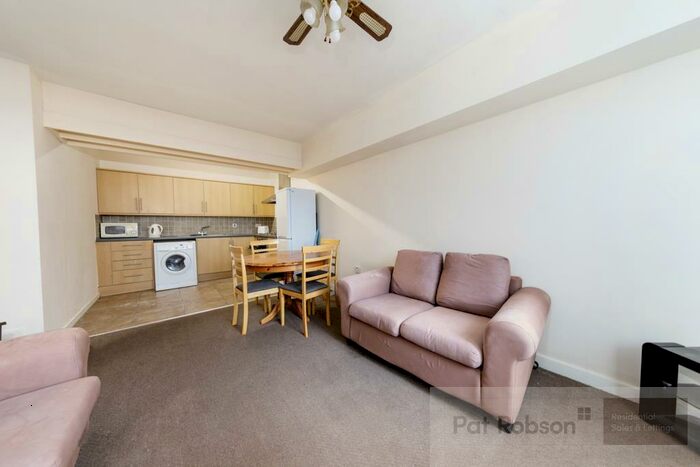 2 Bedroom Apartment To Rent In Bath Lane, Newcastle City Centre, NE4