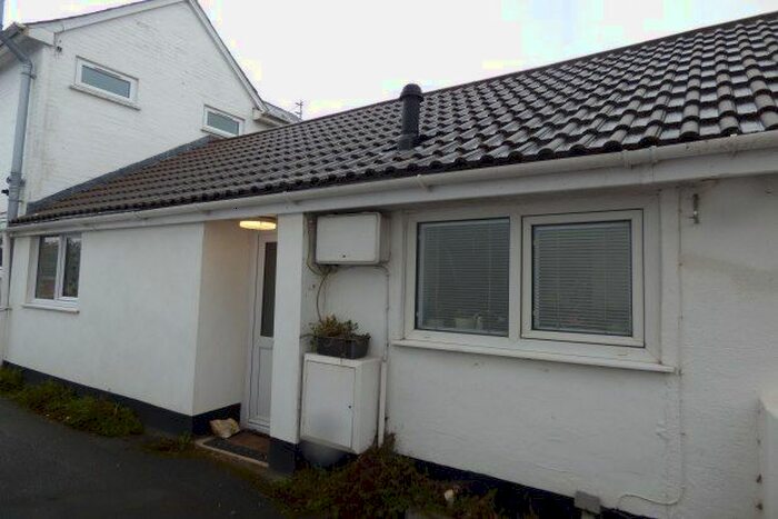 2 Bedroom Bungalow To Rent In Galmington Road, Taunton, TA1