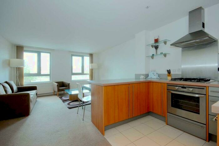 2 Bedroom Apartment To Rent In Eden Grove London, N7