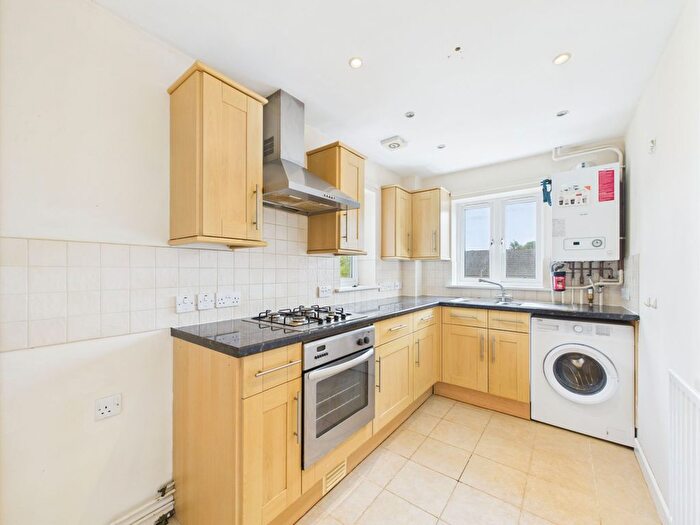 1 Bedroom Flat For Sale In Elm Grove, Milton-Under-Wychwood, Chipping Norton, OX7