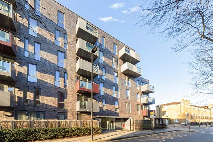 2 Bedroom Flat To Rent In Harford Street, Stepney Green, E1