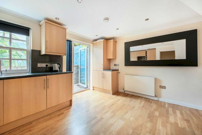 1 Bedroom Flat To Rent In Wilton Road, London, SW1V