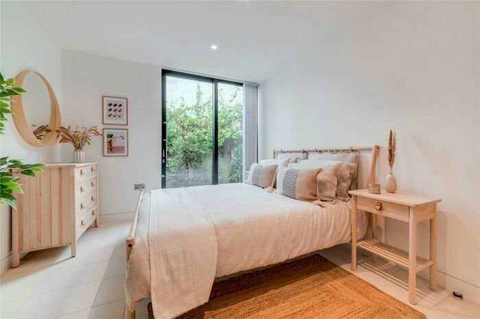 2 Bedroom Apartment To Rent In Oval Road, London, NW1