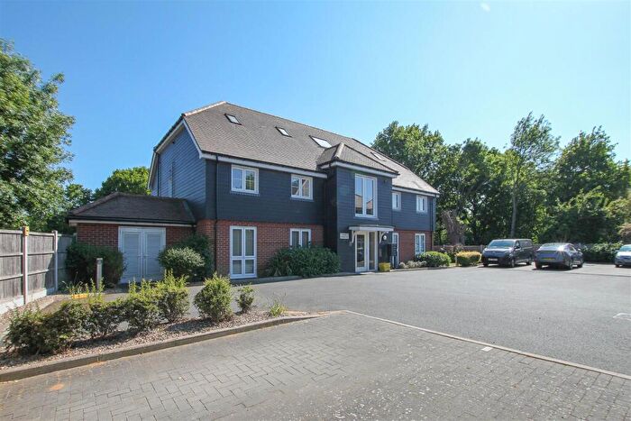 1 Bedroom Apartment For Sale In Whitefield Way, Kelvedon Hatch, CM15