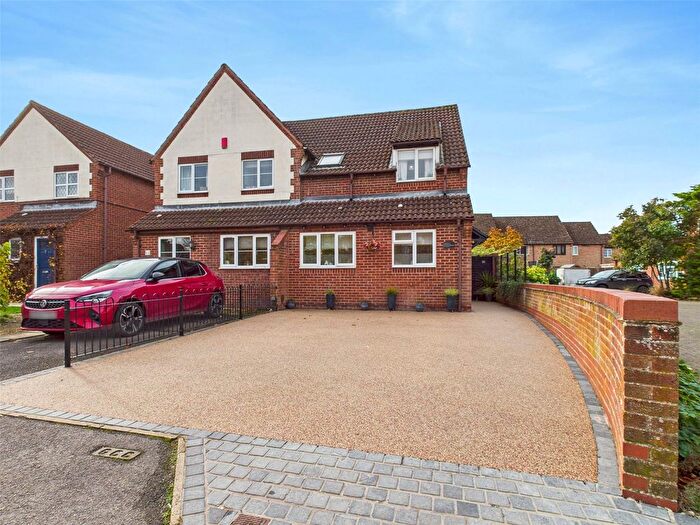 3 Bedroom Semi Detached House For Sale In The Causeway, Quedgeley, Gloucester, Gloucestershire, GL2